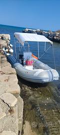 Gommone con carrello