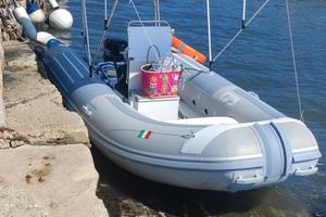 Gommone con carrello
