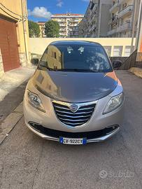 Lancia Y 0.900 twin air strafull
