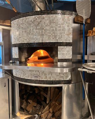 Forno professionale a legna