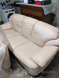 Coppia di divani in vera pelle