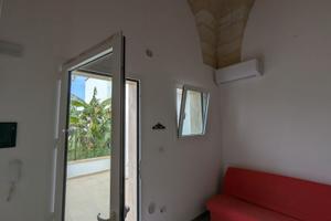 Bilocale con veranda nuovo e arredato a Lecce