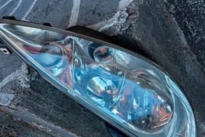 Faro anteriore sinistro Peugeot 207