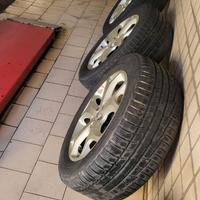 4 Cerchi con gomme invernali Ford Kuga 235 55 R 17