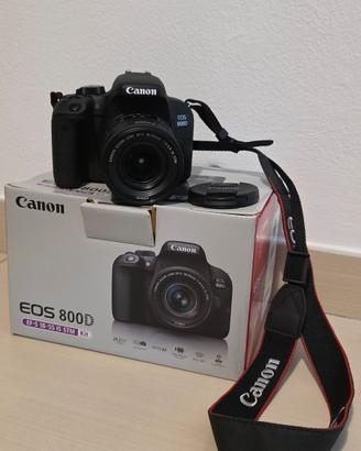 Canon eos 800d con obiettivo 18-55mm