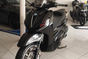 COME NUOVO BEVERLY 300 HPE BLACK KM6000+ANTF GARAZ