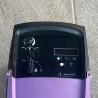 Invertek  inverter per controllo motore trifase