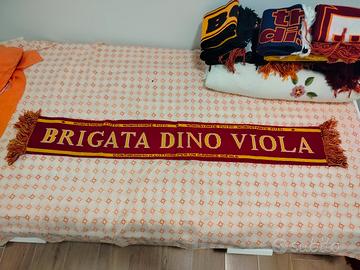 sciarpa ultras Roma dino viola 21 aprile Curva sud