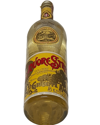 Bottiglia di Liquore Strega, prodotto a Benevento.
