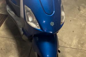 Piaggio fly 150