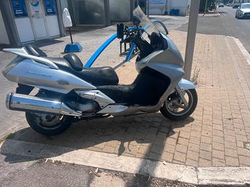 Honda silver wing 600