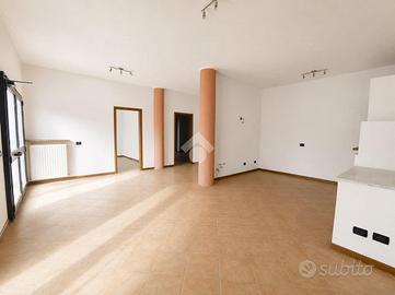 3 LOCALI A AGAZZANO