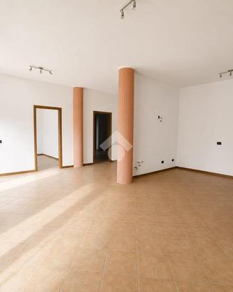 3 LOCALI A AGAZZANO