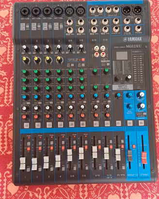 Mixer YAMAHA MG12XU