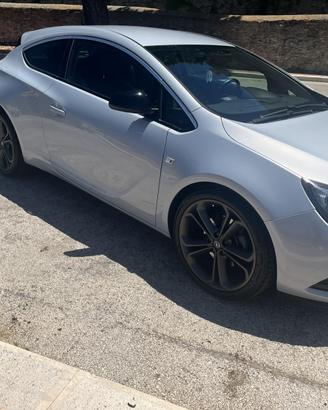 Opel asta j gtc 2012 cosmo s 165cv