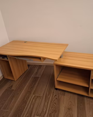 Scrivania angolare in legno
