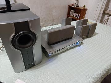 home video Samsung 5+1 HT-DM550 + 2 piedistalli 