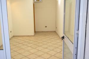 Locale artigianale o uso ufficio zona casale