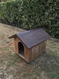 Cuccia in legno per cane