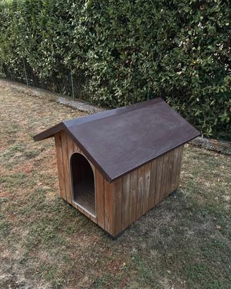 Cuccia in legno per cane
