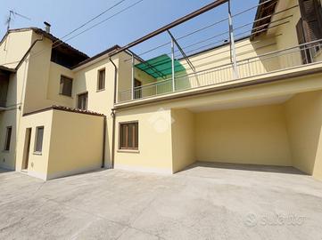 CASA DI CORTE A VEROLANUOVA