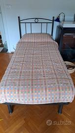 letto singolo con materasso