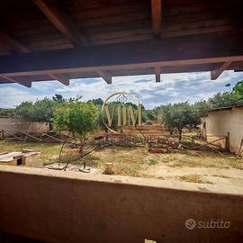 Casa Indipendente su Unico Livello con Grande Giar