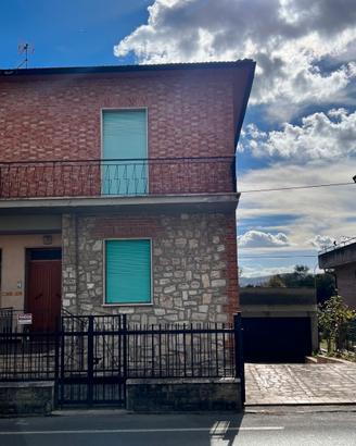 Villetta unifamiliare con garage e cantina