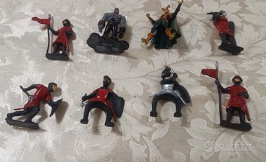 PERSONAGGI CAVALIERE GUERRIERI  SET DA 8 SOLDATINI