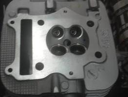 Testata del cilindro suzuki gz 250 tu 250