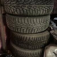 4 cerchi con gomme antineve