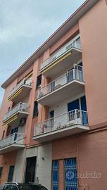 Appartamento monolocale con balcone, posto auto co