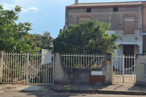 Casa indipendente con giardino