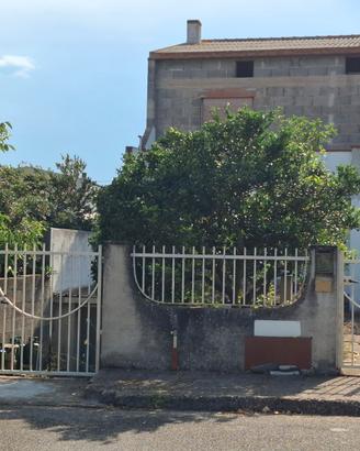 Casa indipendente con giardino