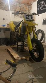 Suzuki rmz