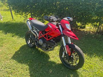Hypermotard 796