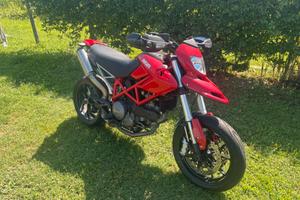 Hypermotard 796