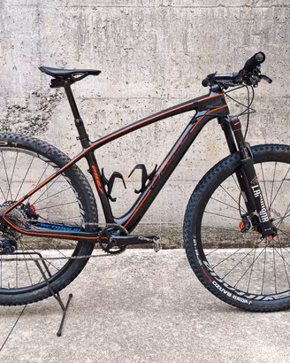 MTB in Carbonio ruote da 29  Taglia M