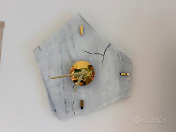 Orologio in marmo