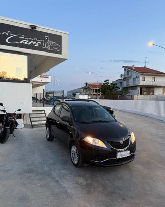 Lancia Ypsilon 1.2 69 CV 5 porte GPL Ecochic Silve