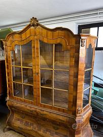 Vetrina credenza classica in legno  ottime condizi