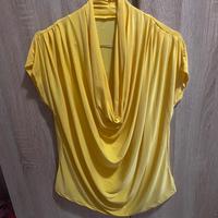Maglia con scollo