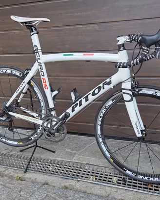 bici da corsa in carbonio  Piton scuro RS