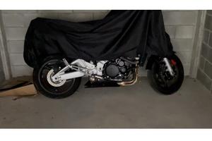 Suzuki GSR Nera e Grigia