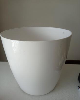 porta vaso in plastica con rotelle bianco