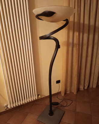 Piantana in ferro battuto