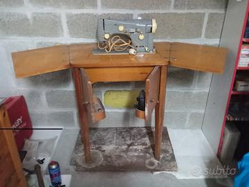 macchinina da cucire Necchi  