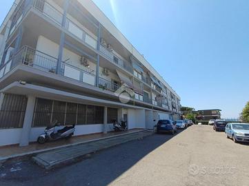 2 LOCALI A SANTA MARINELLA