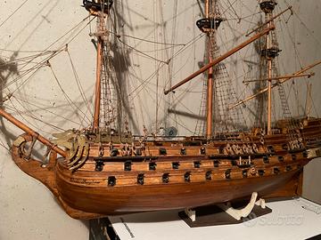 Galeone in legno