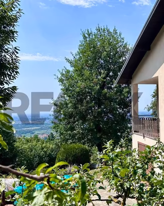 Villa di 442 m² con più di 5 locali a Sotto il Mon